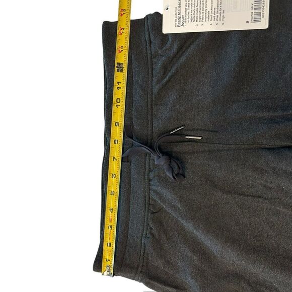 Lululemon Women’s 8 High-Rise Jogger Ready to Fleece 
Heathered Black Sweatpants - Picture 11 of 12